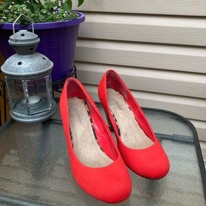 Call it Spring Wedge Sz 8.5